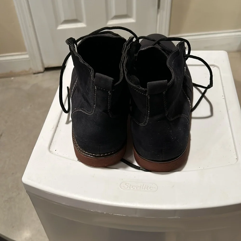 Unlisted by Kenneth Cole Suede‎ Boots